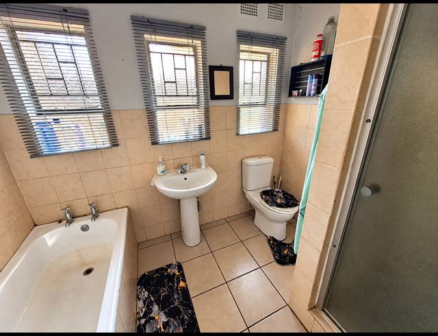 3 BEDROOM HOUSE FOR SALE IN VANDERBIJLPARK SE 1